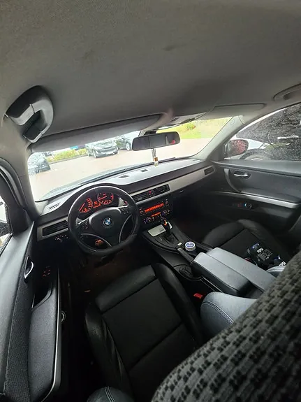 BMW 320D 2011 photo 3