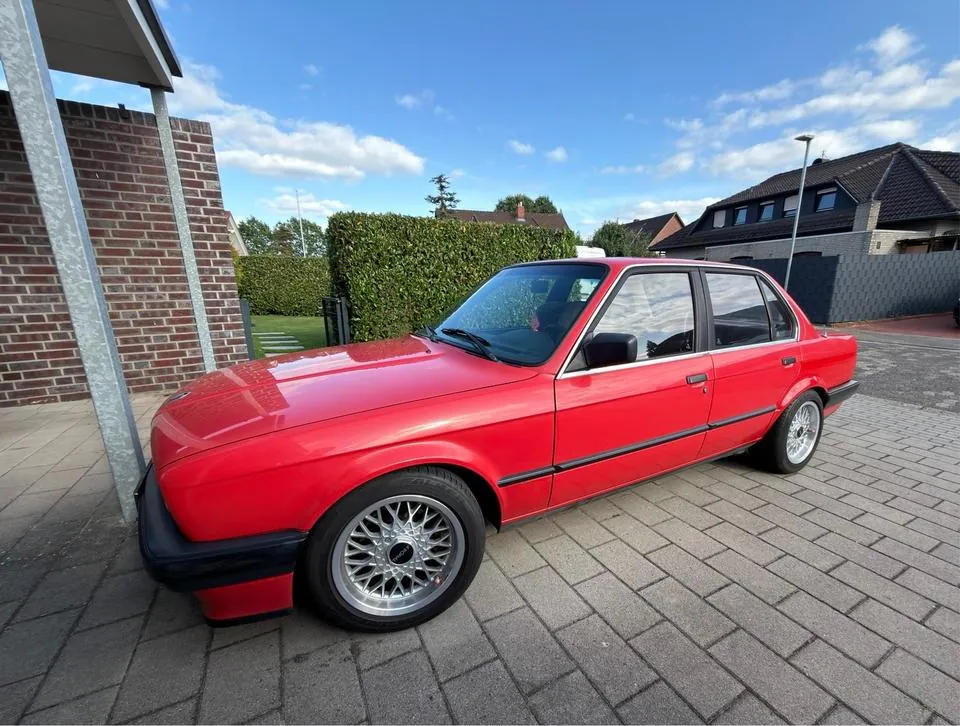 BMW E30
