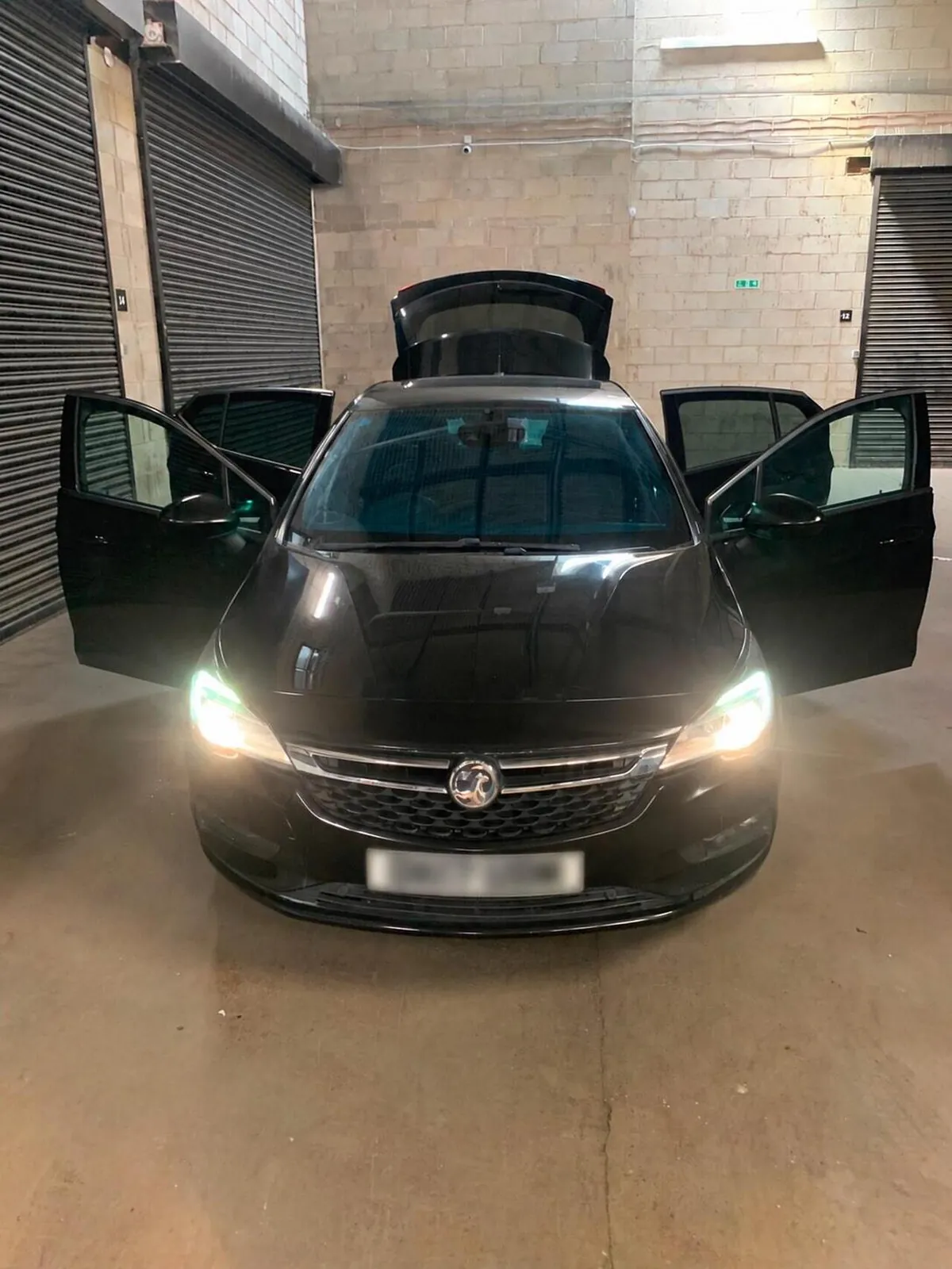Vauxhall Astra 2017 photo 2