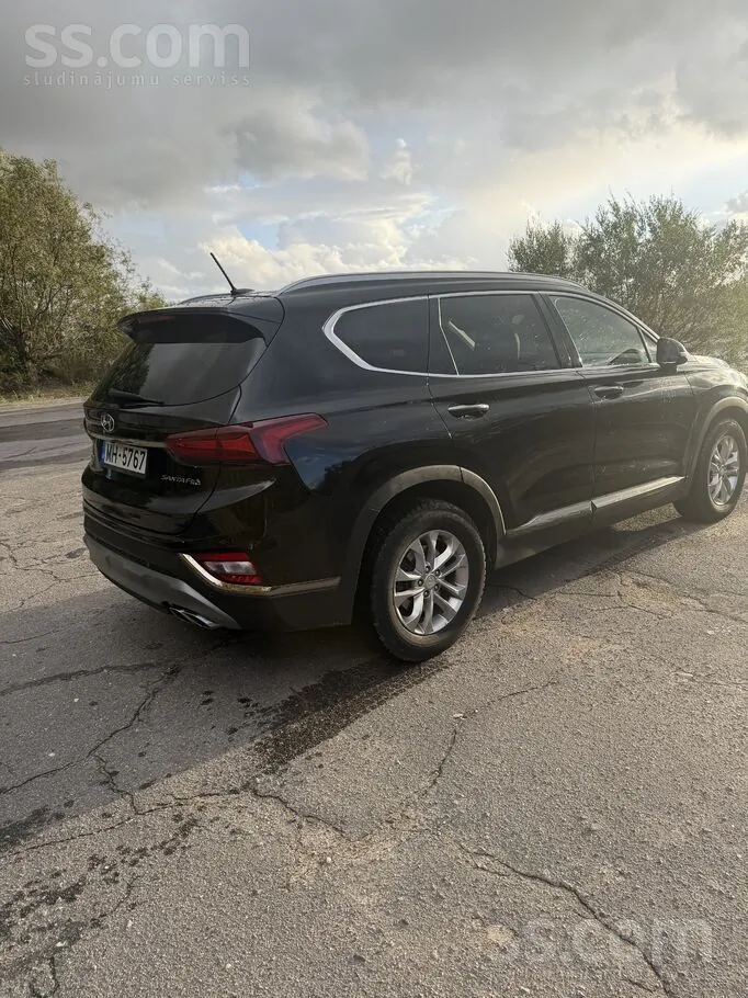 Hyundai Santa Fe 2019 photo 3
