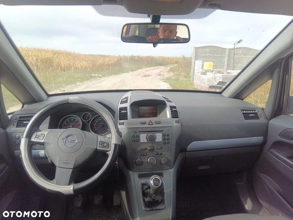 Opel Zafira 2005 photo 2