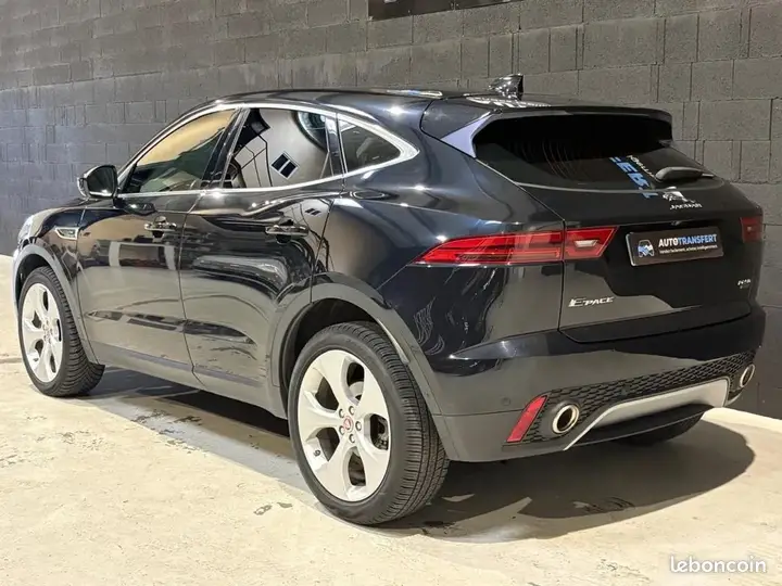 Jaguar E-Pace 2019 photo 4