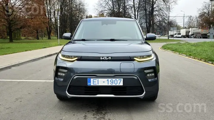 Kia E-Soul 2022 photo 2
