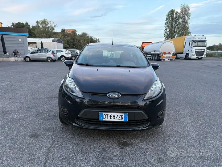 Ford Fiesta 2009 photo 2