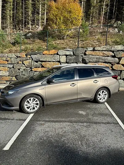Toyota Auris 2017 photo 4