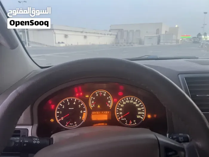 Nissan Armada 2015 photo 2