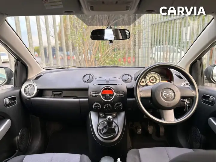 Mazda Mazda2 2010 photo 5