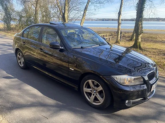 BMW 320I 2009 photo 4