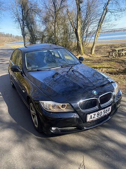 BMW 320I 2009 photo 2