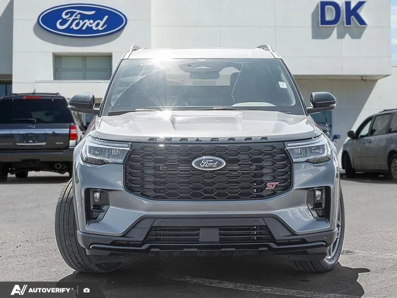 Ford Explorer 2026 photo 2