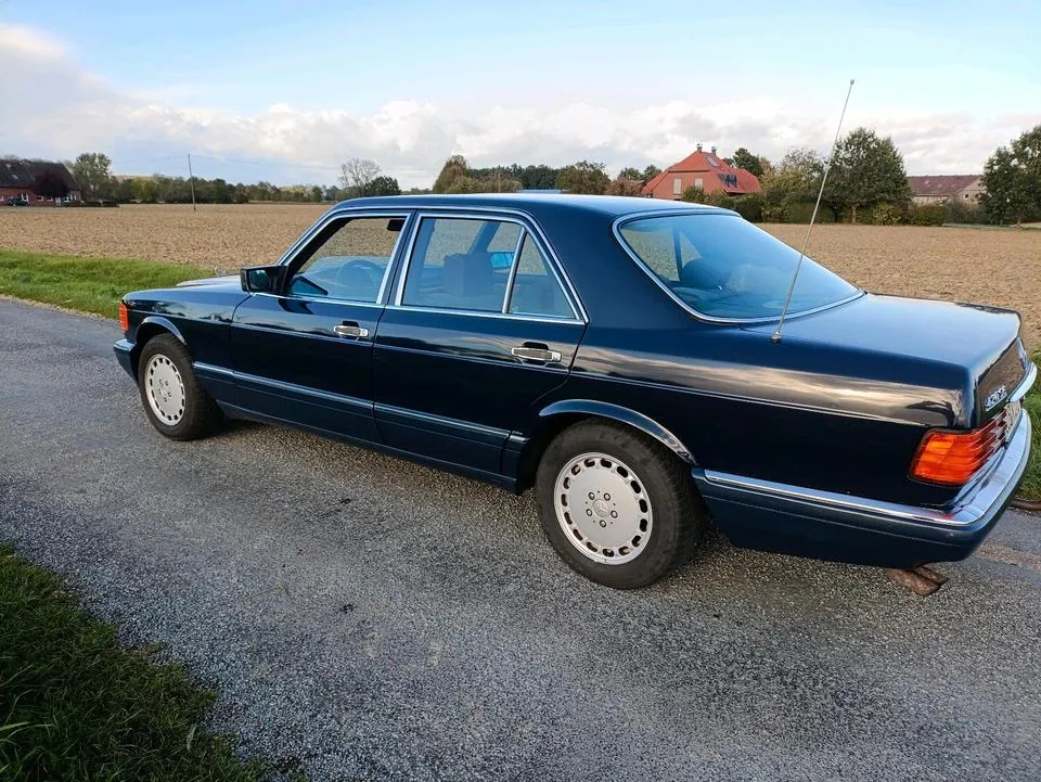 Mercedes-Benz W126