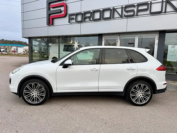 Porsche Cayenne 2016 photo 2