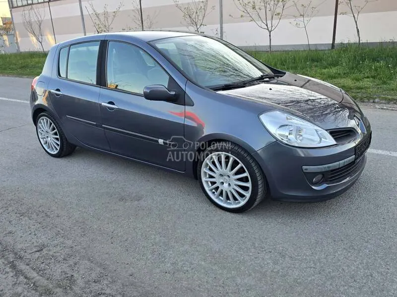 Renault Clio 2006 photo 3