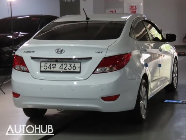 Hyundai Accent 2015 photo 3