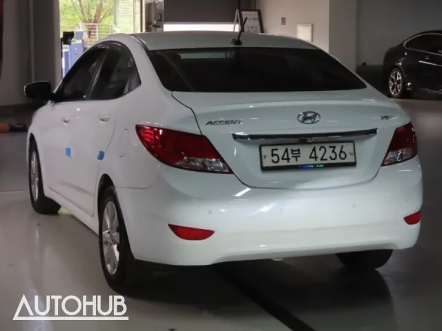 Hyundai Accent 2015 photo 4