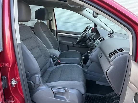 Volkswagen Touran 2014 photo 5