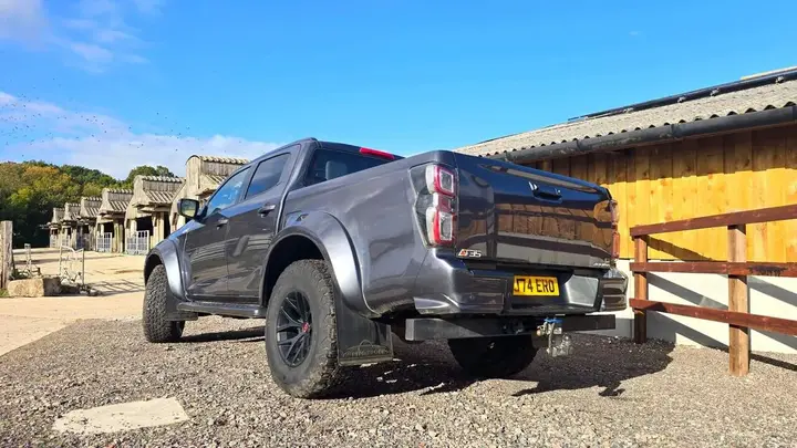 Isuzu D-Max 2024 photo 2