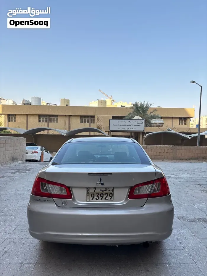 Mitsubishi Galant 2010 photo 2