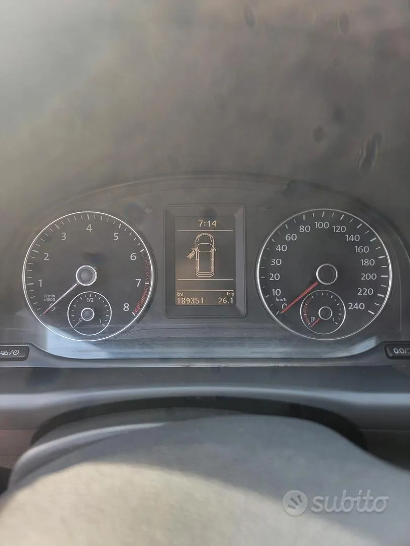 Volkswagen Touran 2015 photo 4