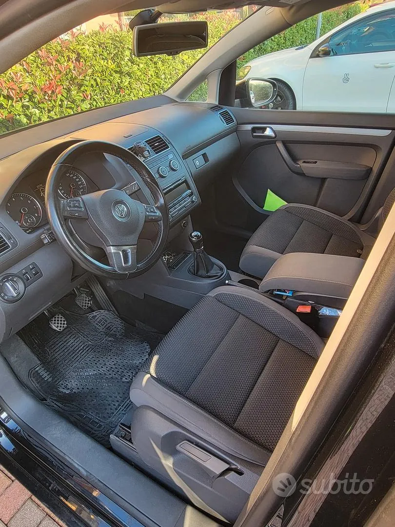 Volkswagen Touran 2015 photo 5