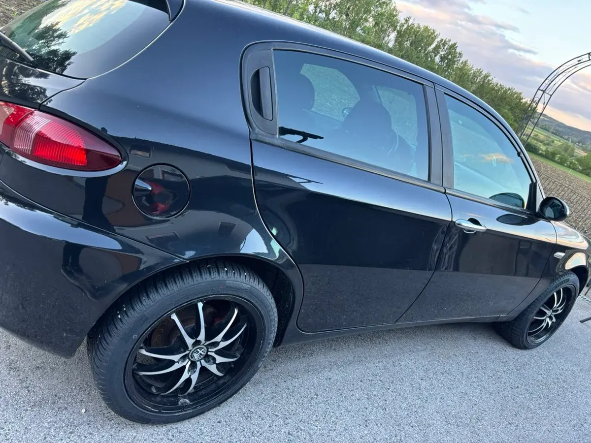Alfa Romeo 147 2008 photo 3