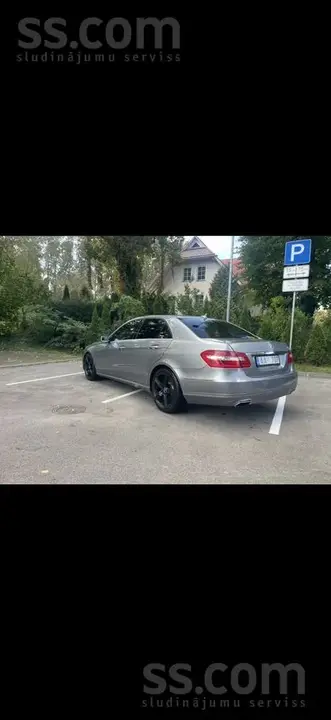 Mercedes-Benz E220 2011 photo 3