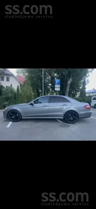 Mercedes-Benz E220 2011 photo 2