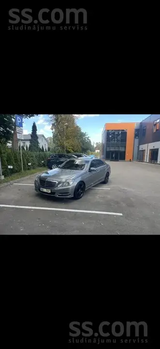 Mercedes-Benz E220