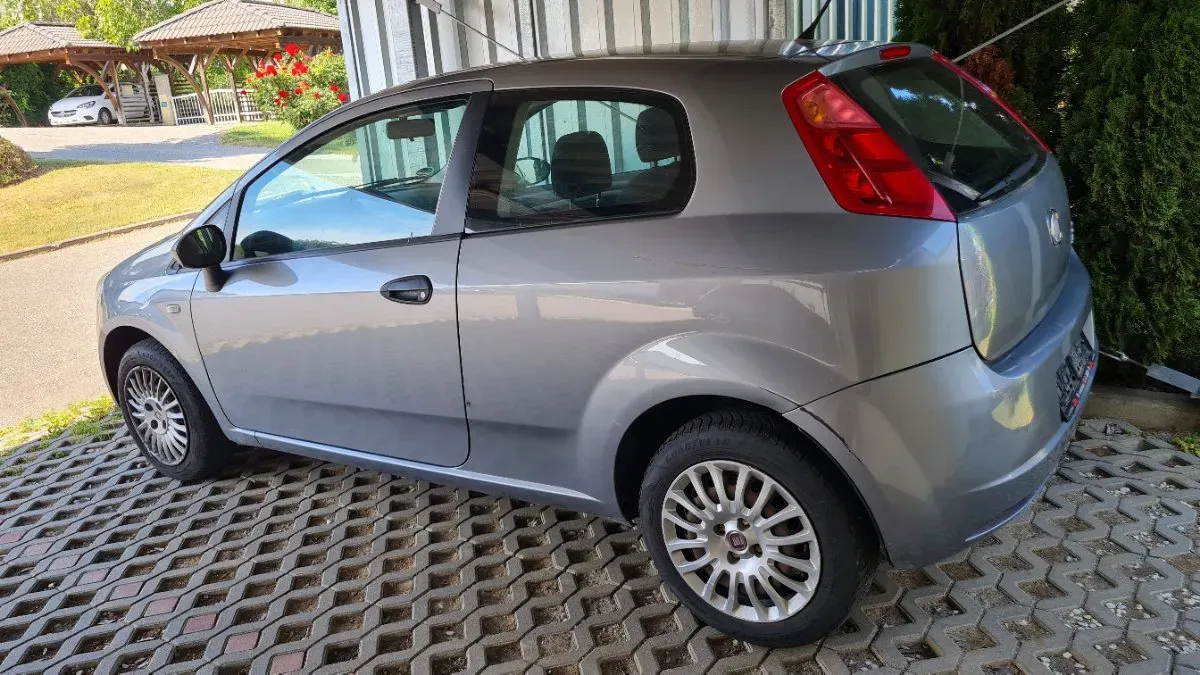 Fiat Punto 2009 photo 3