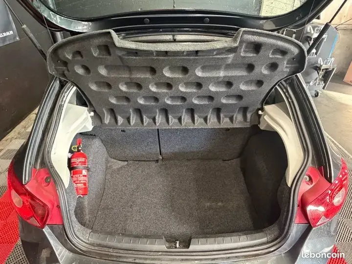 Seat Ibiza 2011 photo 5