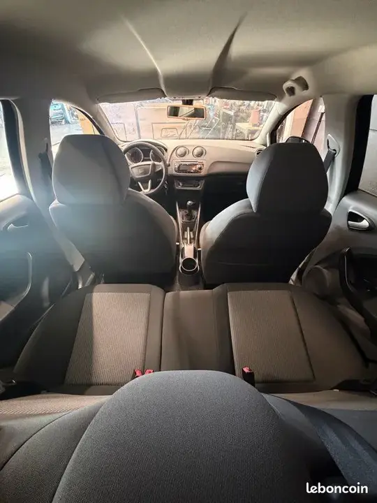 Seat Ibiza 2011 photo 4
