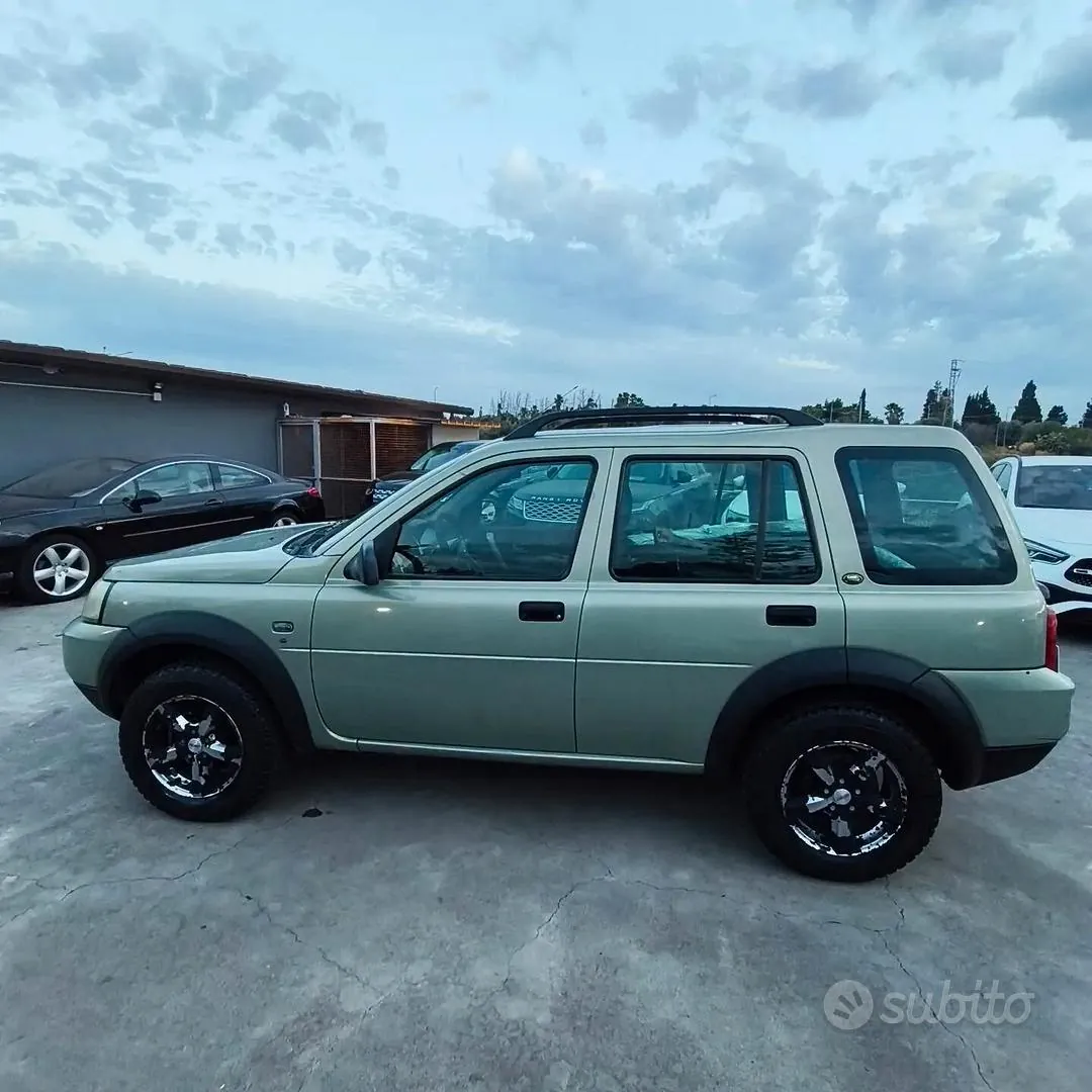 Land Rover Freelander 2004 photo 5