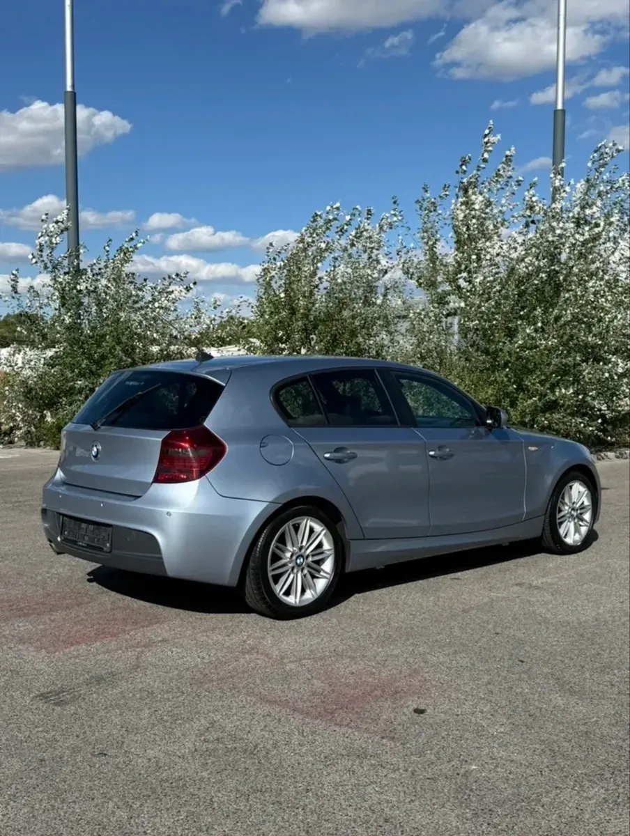 BMW 1 Series 2009 photo 3