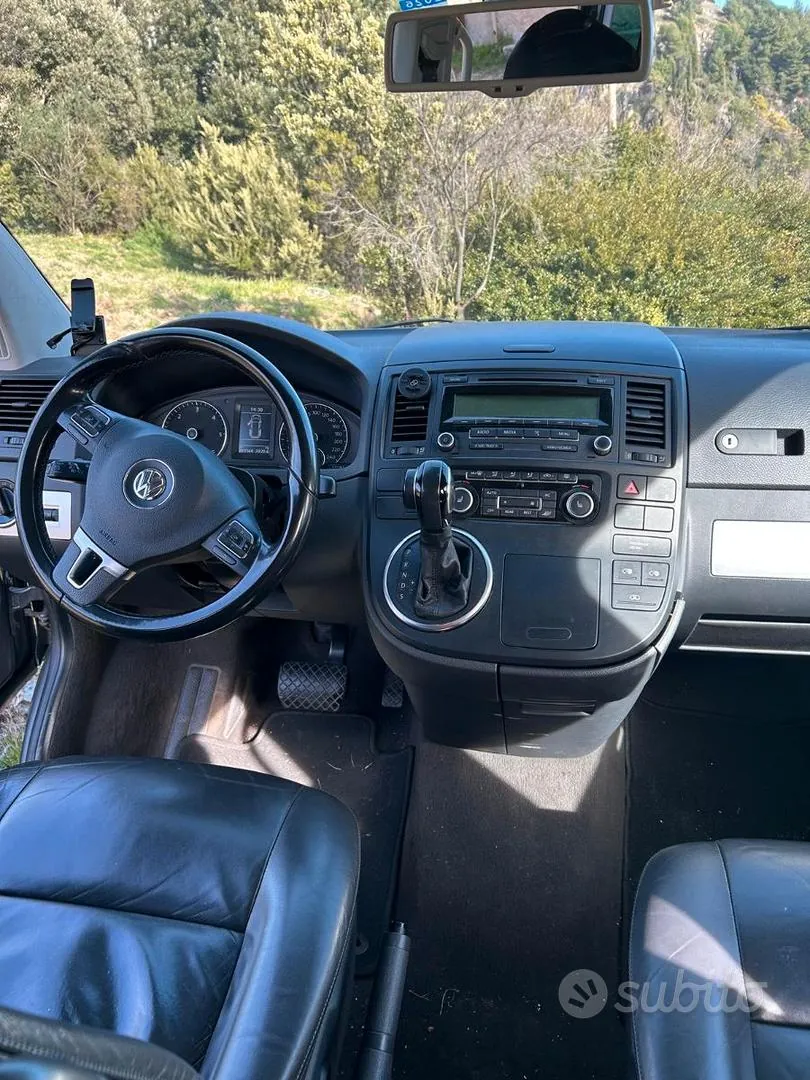 Volkswagen Multivan 2011 photo 5