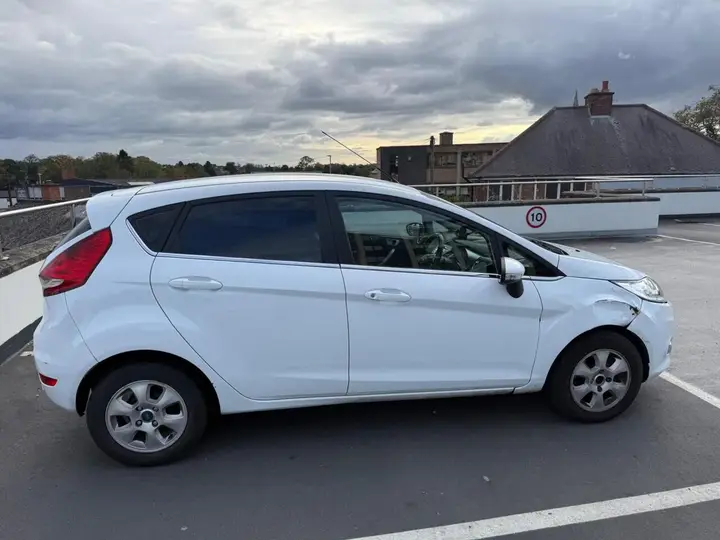Ford Fiesta 2011 photo 5