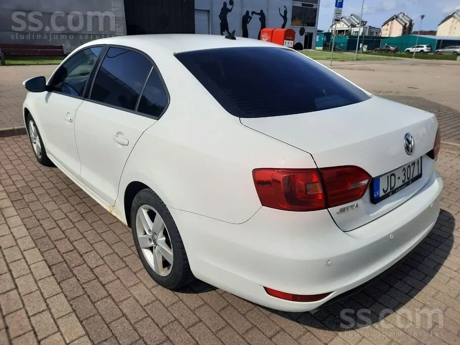 Volkswagen Jetta 2012 photo 4
