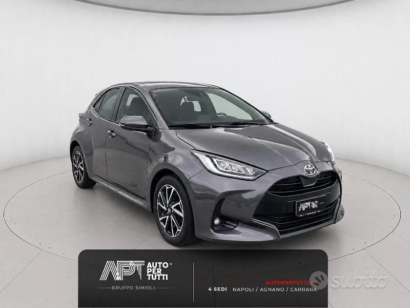 Toyota Yaris 2023 photo 2