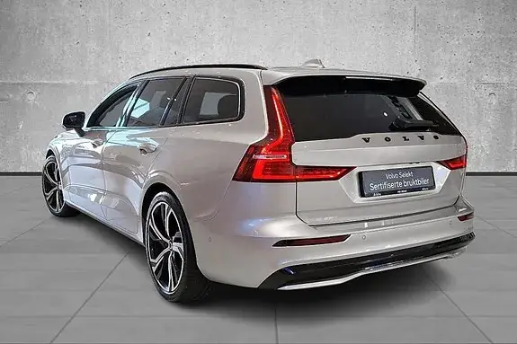Volvo V60 2023 photo 2