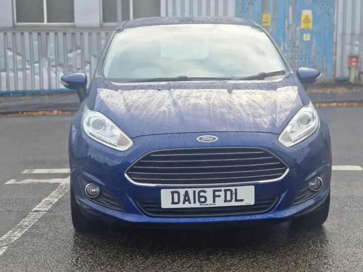 Ford Fiesta 2016 photo 2