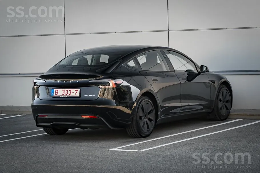 Tesla Model 3 2024 photo 4