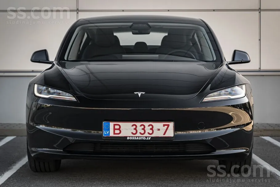Tesla Model 3 2024 photo 2