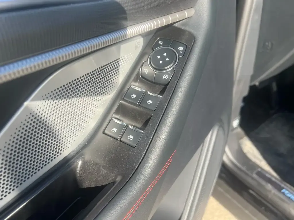 Ford Explorer 2026 photo 5