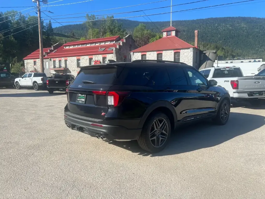 Ford Explorer 2026 photo 3