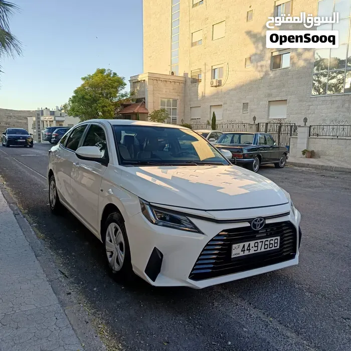 Toyota Yaris 2023 photo 3
