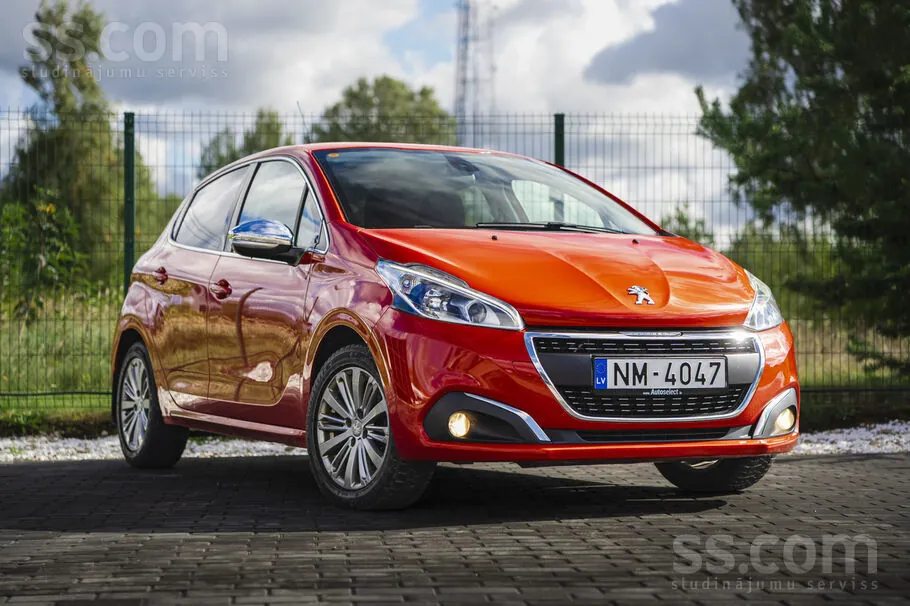 Peugeot 208 2014 photo 3