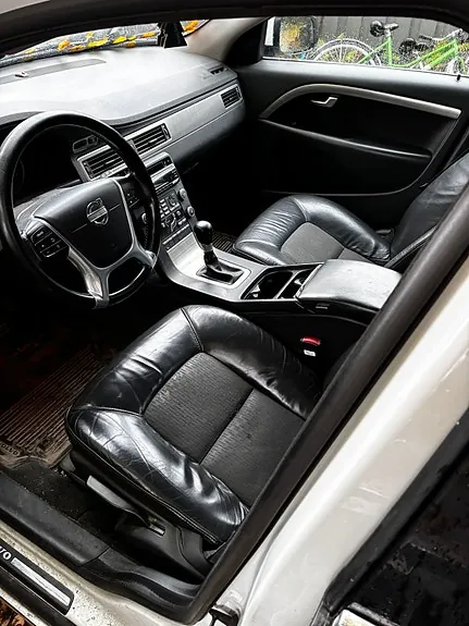 Volvo V70 2010 photo 3