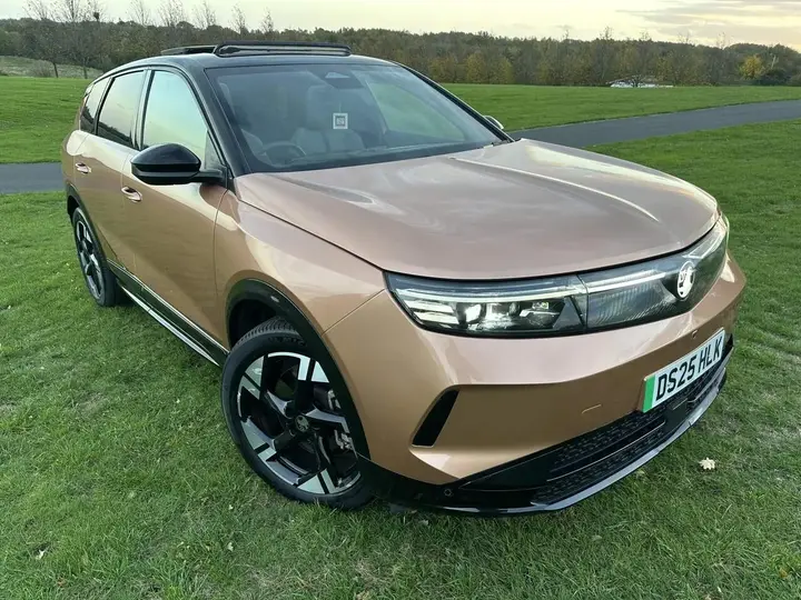 Vauxhall Grandland 2025 photo 2