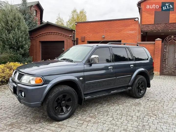 Mitsubishi Pajero Sport 2008 photo 3
