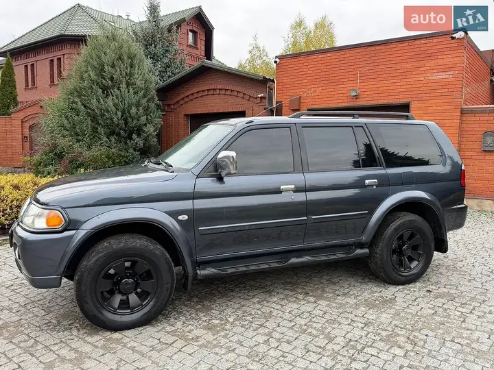 Mitsubishi Pajero Sport 2008 photo 4