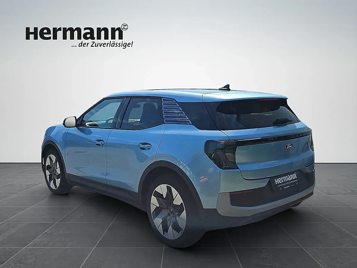 Ford Explorer photo 3